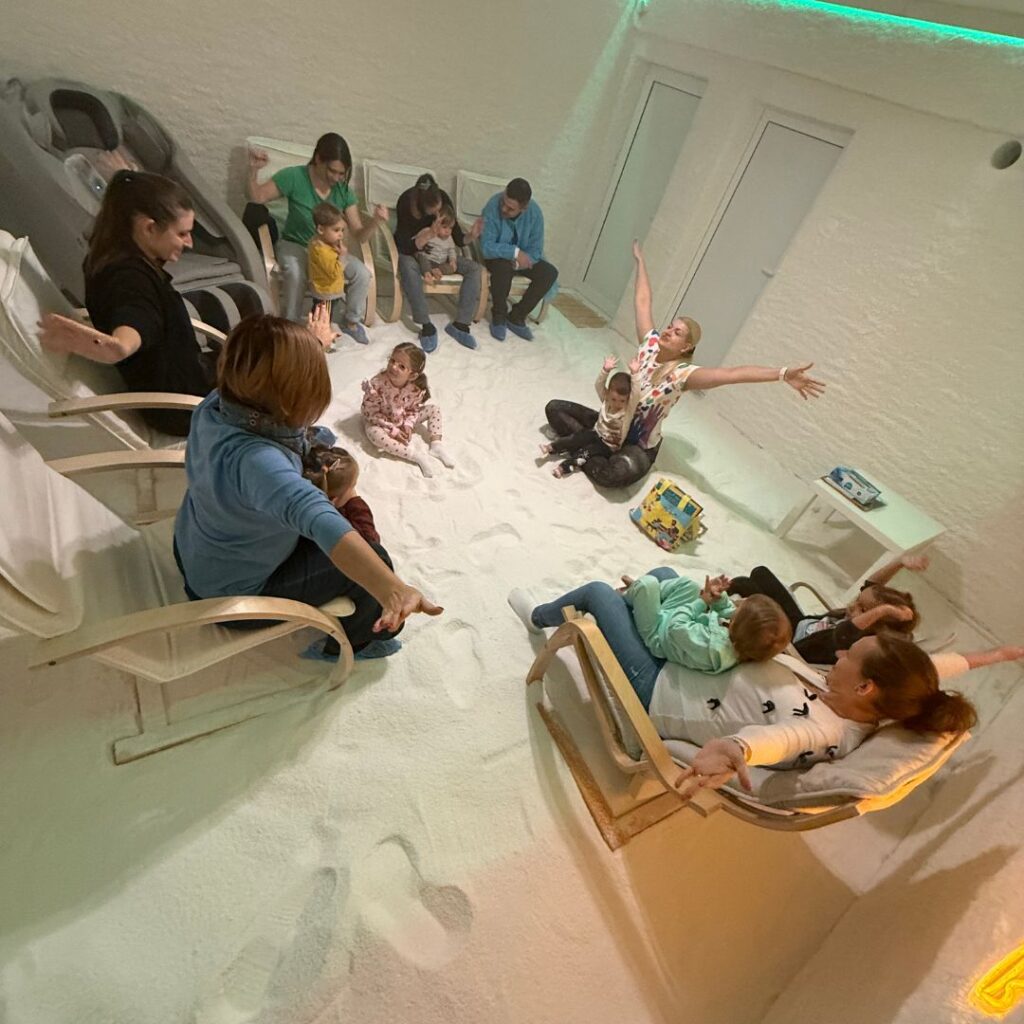 Детско четене в солна стая