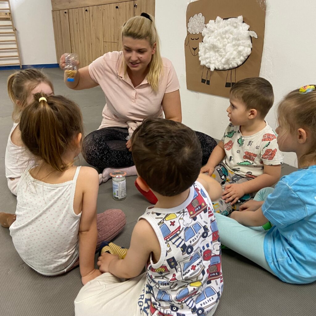 Академия за герои